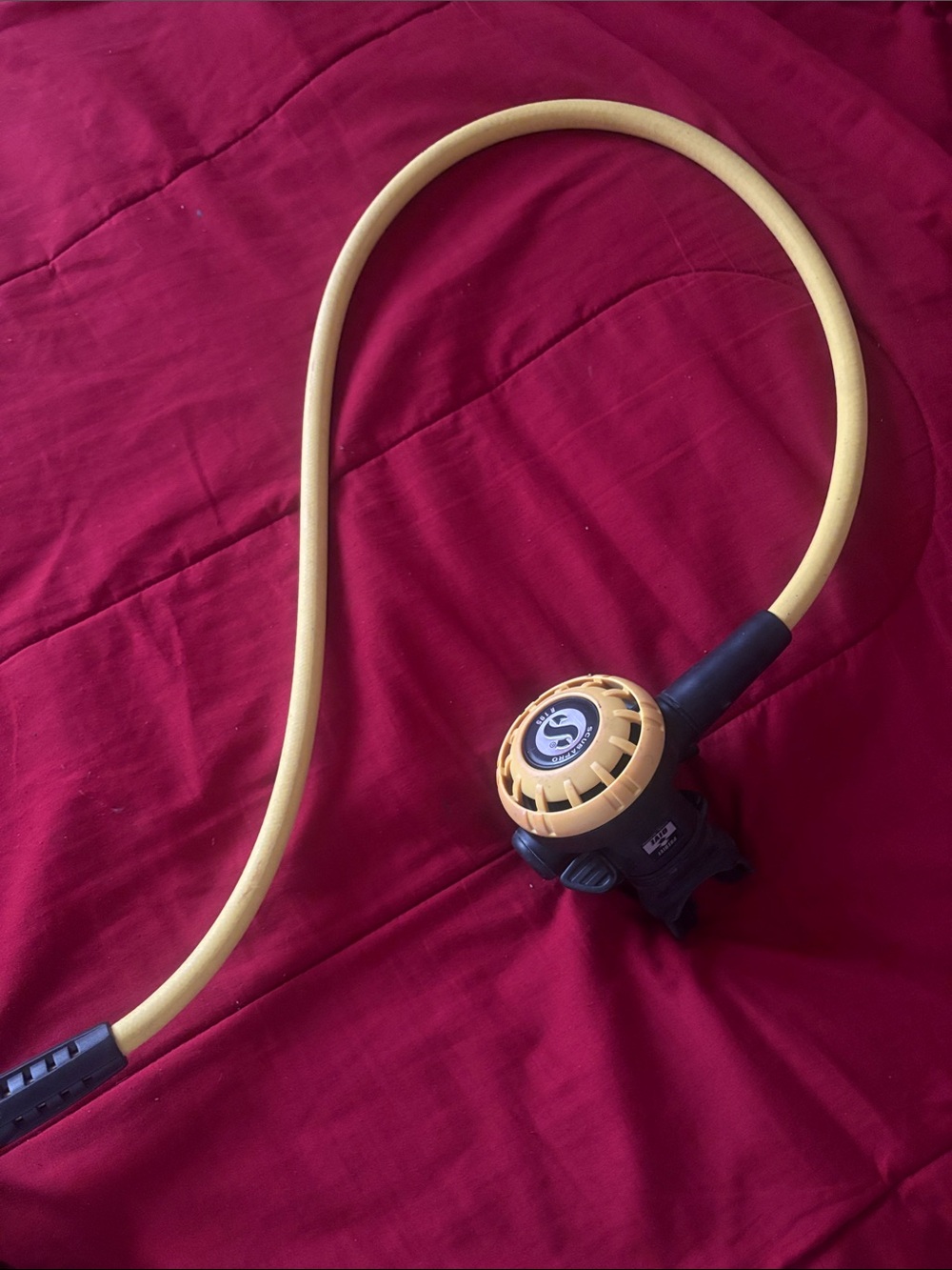 Yellow Regulator Second Stage with Yellow Hose
